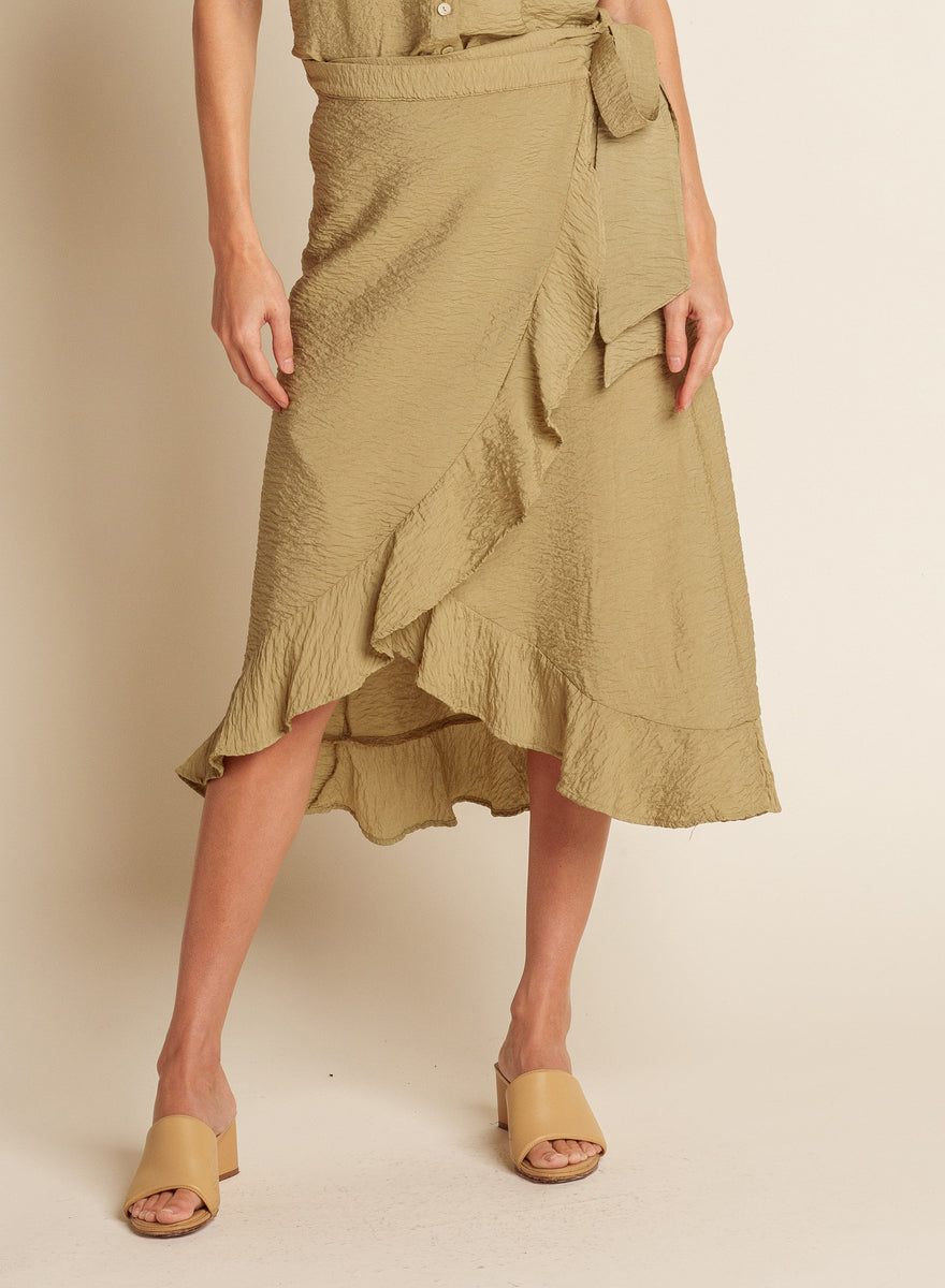 Wrap skirt with ruffled details - Woman