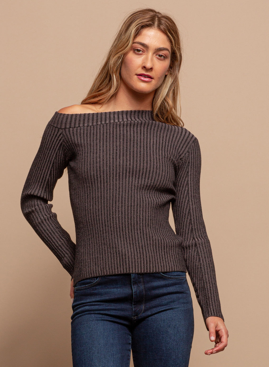 Single Off Shoulder Sweater
